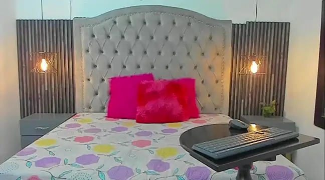 IvySmithJ online show from December 30, 1:03 pm