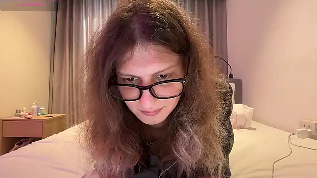 Alice Pinkhead online show from March 27, 8:26 am