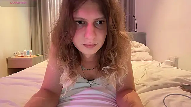 Alice Pinkhead online show from April 3, 9:40 am