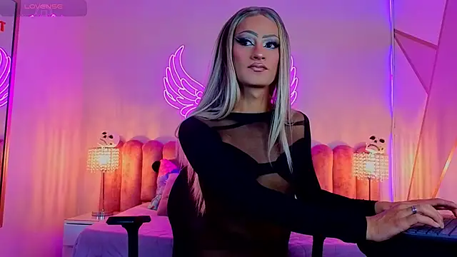  scarletmoore online show from October 24, 9:47 am