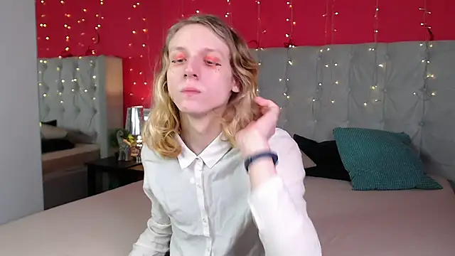 nellystarrr online show from February 23, 11:14 pm