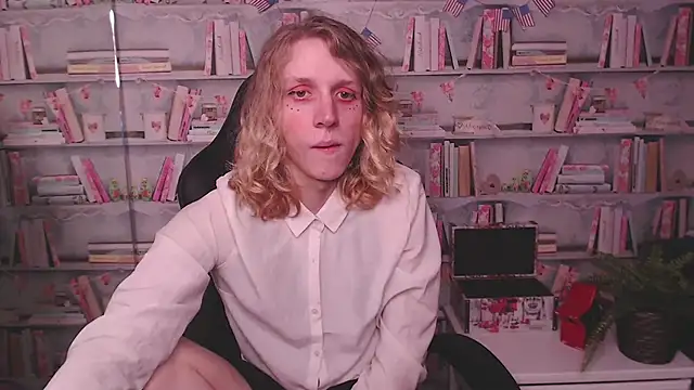 nellystarrr online show from February 27, 7:12 am