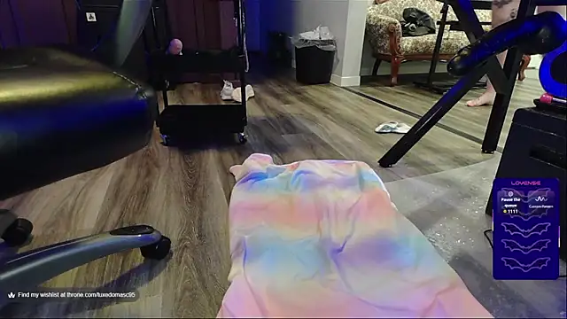 tuxedomasc 95 online show from October 17, 2:37 am