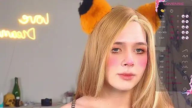 Snapshot of _yourFoxy_ chatting on October 22, 4:20 pm yourFoxy online show from October 22, 4:20 pm