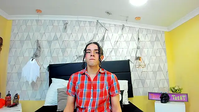 JustinePerry online show from October 31, 4:00 am