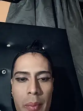 Snapshot of DOMINANTE_KLOE_ chatting on March 6, 2:14 am DOMINANTE KLOE online show from March 6, 2:14 am