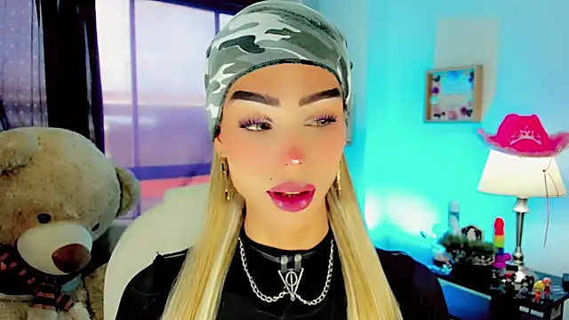 dollswit01 online show from January 25, 7:38 pm