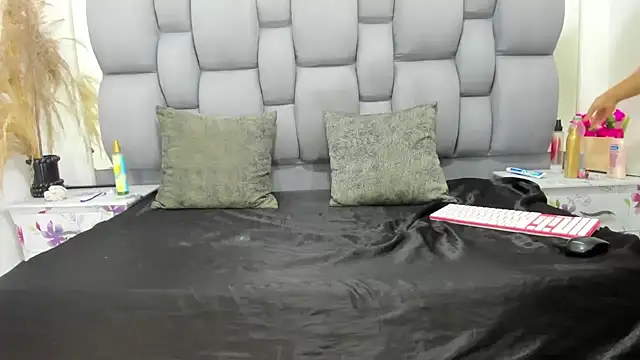 karly dyrtihot online show from January 18, 4:19 am