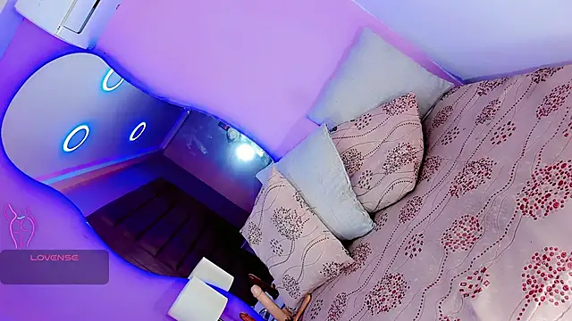 Shanelengel online show from April 13, 9:41 pm