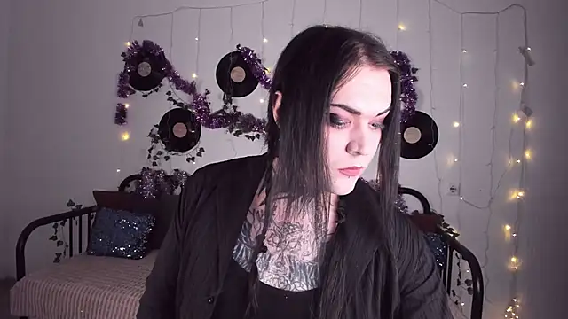 EvanEdie online show from December 10, 10:16 am