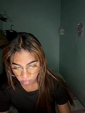 alejandrasxx online show from September 19, 3:56 am