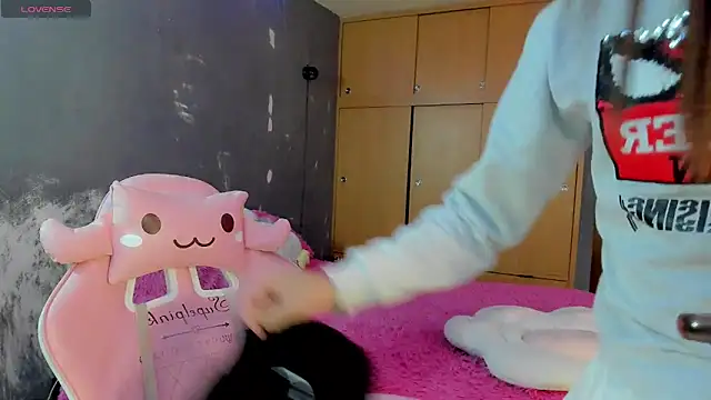 SeraphineADC online show from December 14, 12:55 am