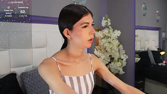 CuteAri online show from December 13, 8:26 pm