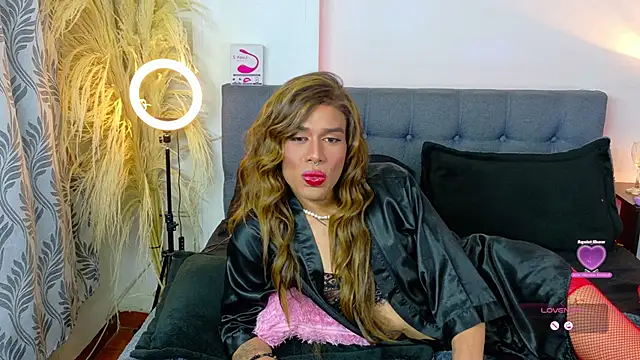 Rouse Hilton online show from November 4, 1:16 am