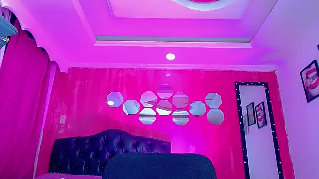 TiffanyMackensyy online show from February 20, 6:19 am