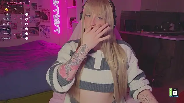 p1nkvenom online show from February 25, 3:38 pm