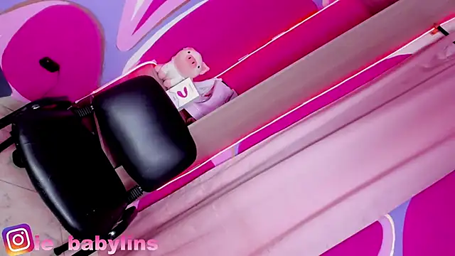 babylinsie online show from January 25, 4:34 am