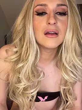 littlebambi26 online show from April 3, 10:19 pm