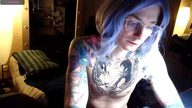 Julia dolls online show from April 21, 6:47 pm