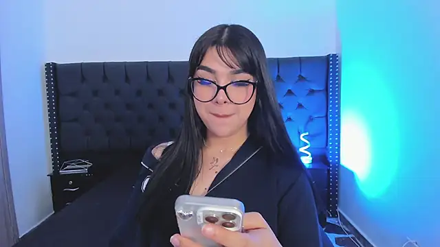 RoseCassie online show from November 13, 2:58 pm