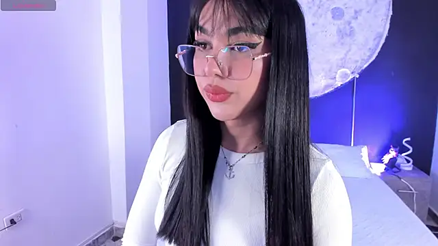 RoseCassie online show from December 3, 2:21 pm