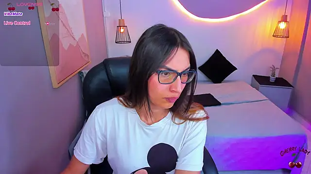 CherryLady19  online show from February 26, 7:05 pm