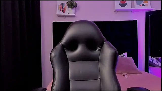 Paulina Lopezz online show from April 6, 8:53 pm