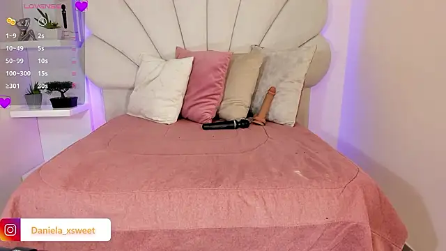 Danielaangelina online show from March 20, 5:52 am