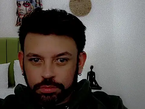 tonyglams online show from September 25, 10:17 pm