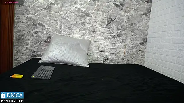 MaeveKuro online show from September 27, 3:26 am