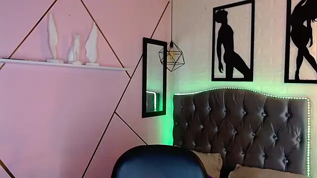 agatha rodriguez online show from February 16, 2:04 pm