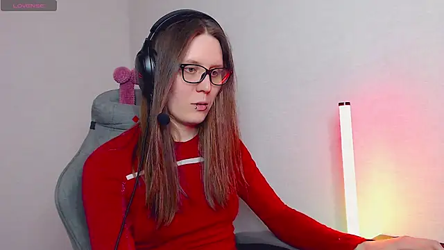 tracy crow online show from March 19, 8:00 pm