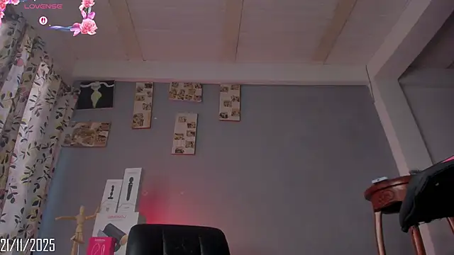 Chloe cooperr online show from November 22, 12:51 pm