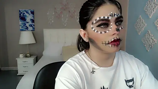 maddissonivanova online show from October 26, 7:21 pm