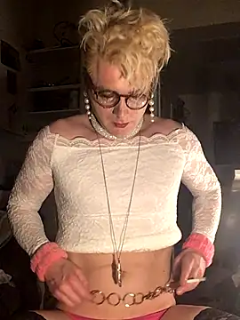 Snapshot of Sissy_Cindy_Whore chatting on October 16, 11:59 pm Sissy Cindy Whore online show from October 16, 11:59 pm