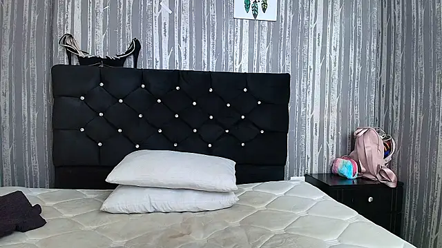 Alicee Moonn online show from November 7, 7:47 pm