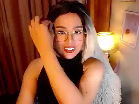 urmidnightcravingsxx online show from April 14, 12:48 am