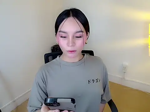 holly tabby online show from January 16, 11:01 pm