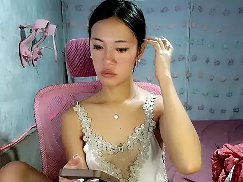 Ayabell123 online show from April 11, 7:45 am