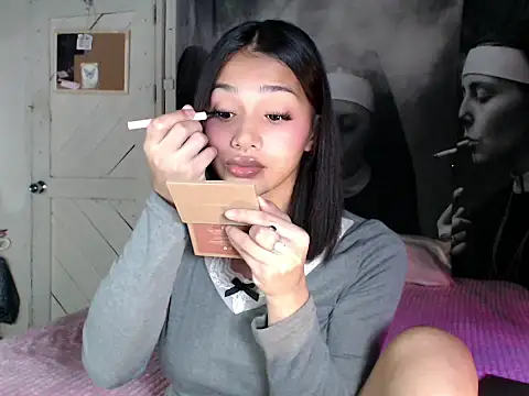 itsmekarinaaa online show from March 22, 3:16 pm