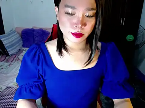 Urassiansweetcummer online show from September 23, 2:28 am