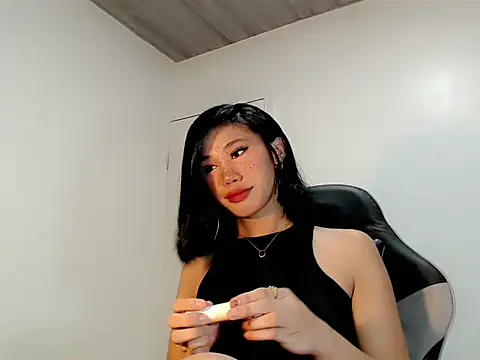 Snapshot of Maxine_Sucks chatting on September 12, 9:38 am Maxine Sucks online show from September 12, 9:38 am