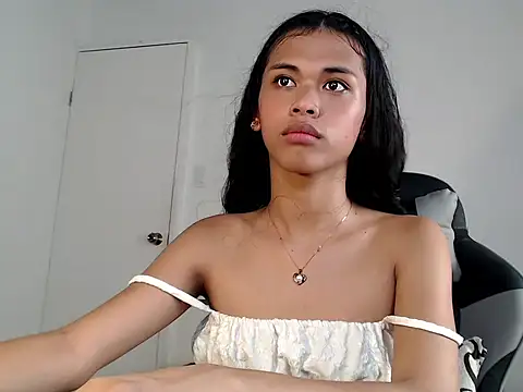 urcurlydiva online show from November 6, 6:13 am