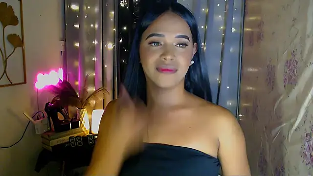 Lorainnelustts online show from February 11, 5:59 am