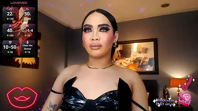 FridaHumphrey online show from April 4, 6:50 pm