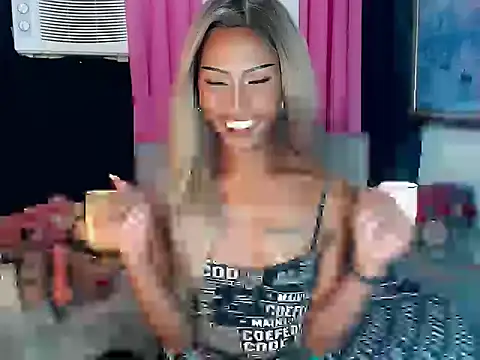 sassylatina online show from April 7, 5:14 pm