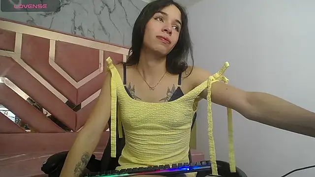 Mia swift ch online show from October 10, 3:40 am