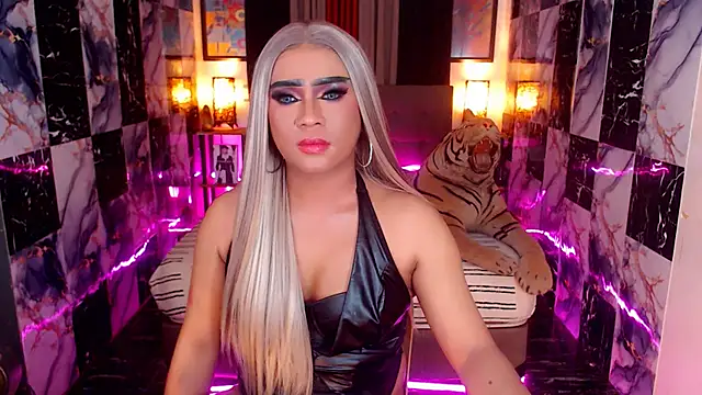 Seductivemeganxx online show from November 30, 12:46 am