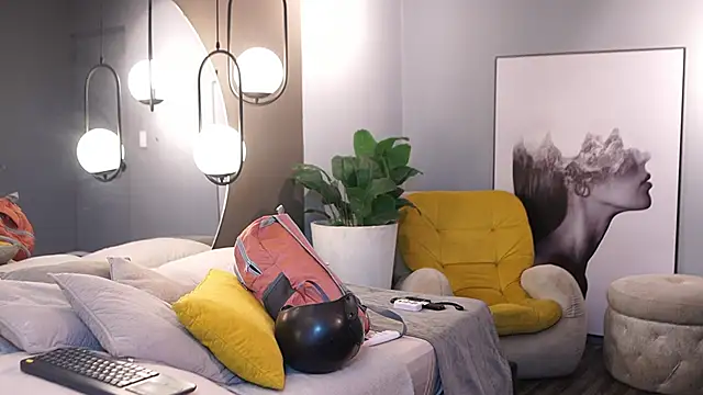 Ariaa Isabell online show from February 25, 6:45 pm