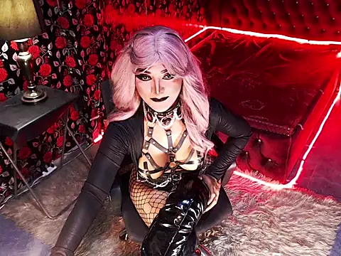 hail ur queenx online show from October 29, 8:18 pm